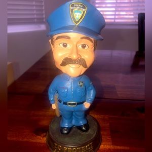 Ganz Bobblehead Policeman Figurine "To Protect & Serve"